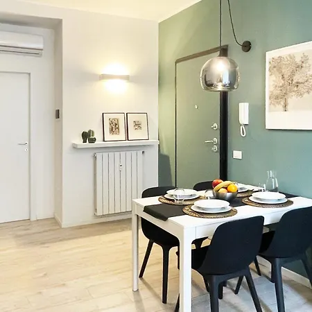 Cozy And Quiet In Isola District * Milan
